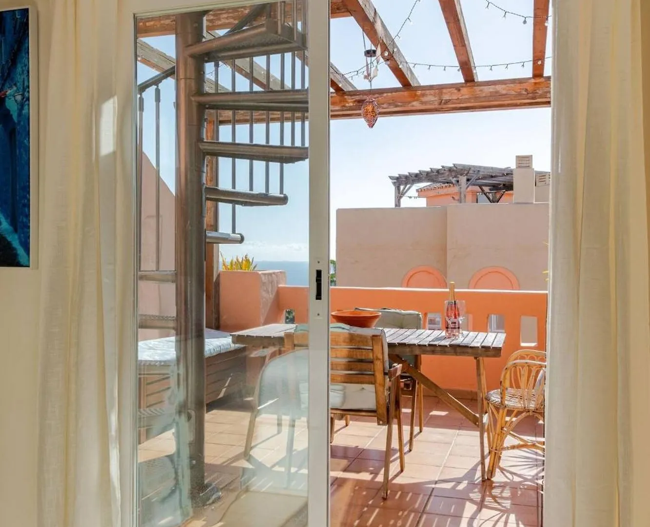 Riviera Retreat With Private Rooftop And Sea Views Mijas